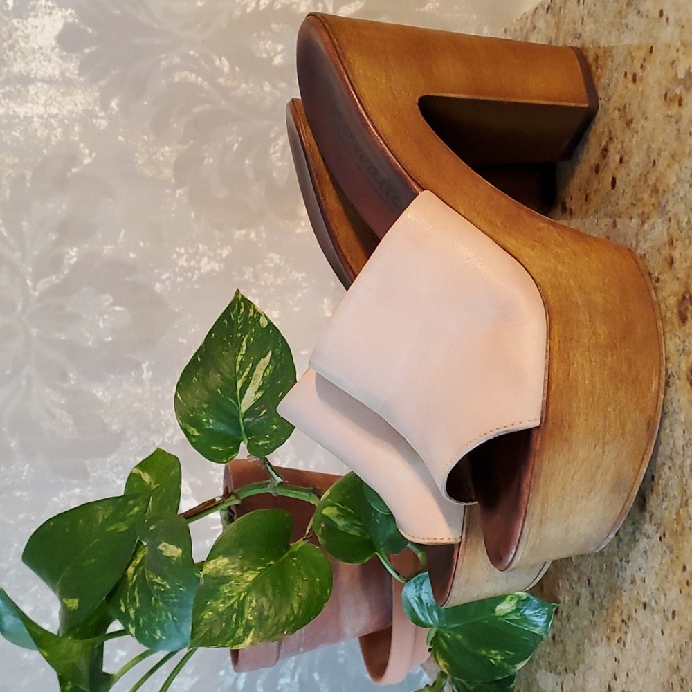 L'INTERVALLE Cream Leather Platform Mules with Wood Block Heel